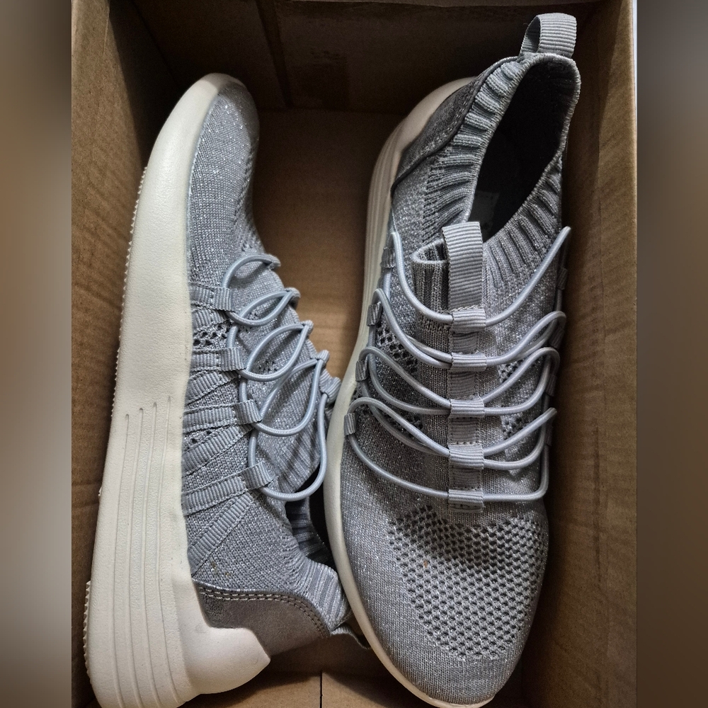 Stylish Gray Knit Sneakers